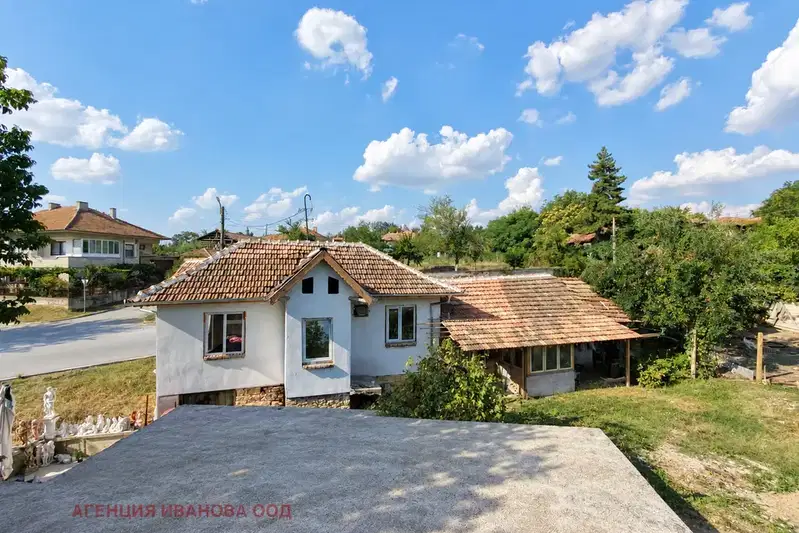 House with 3 rooms and yard in Kamen village, Veliko Tarnovo region