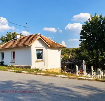 Photo 5 — House with 3 rooms and yard in Kamen village, Veliko Tarnovo region