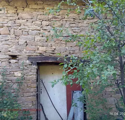 Снимка 4 — Къща с 3 стаи в с. Катранджии, област Габрово, нужда от ремонт
