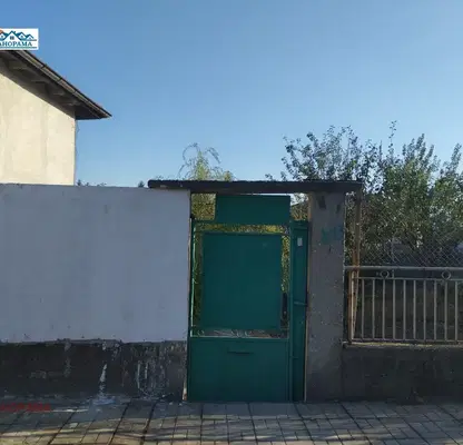 Снимка 3 — Самостоятелна къща с 2 спални в центъра на с. Катуница