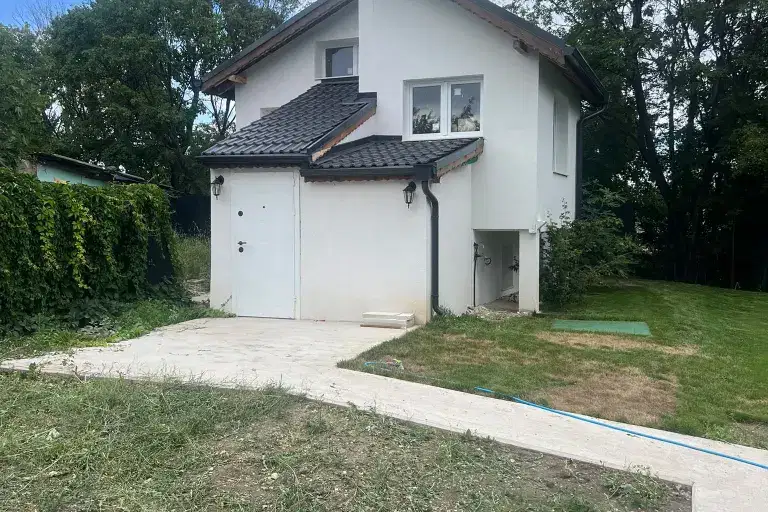 House with yard in Koilovtsi village, Pleven region