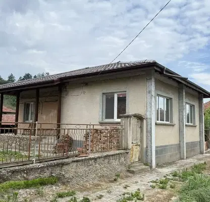 Снимка 3 — Самостоятелна къща с 2 спални в с. Комарево, обл. Плевен