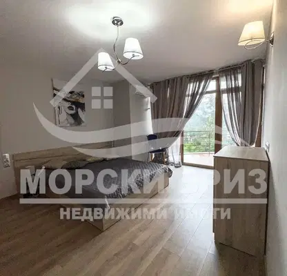 Снимка 4 — Двуетажна къща с 2 спални в с. Кошарица, басейн и охрана