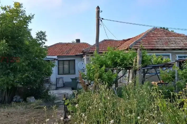 House in Dobrich, Krapec