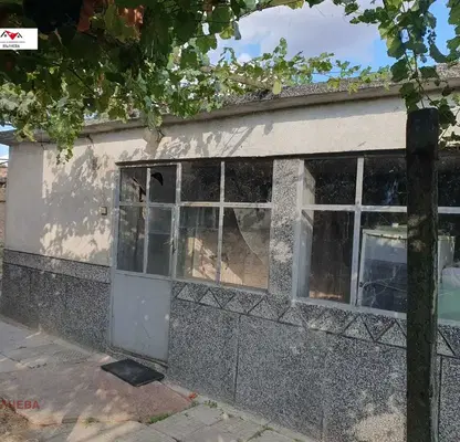Снимка 3 — Двуетажна къща с двор в с. Красново, област Пловдив