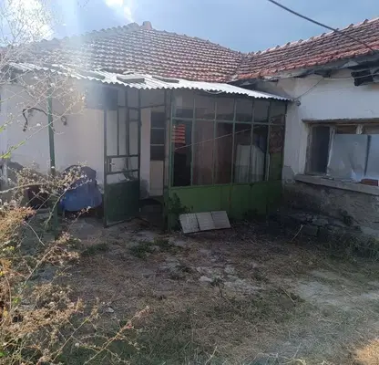 Снимка 3 — Къща с 2 спални в с. Криво поле, област Хасково с голям двор