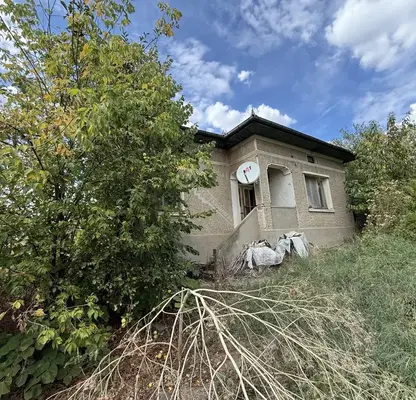 Снимка 3 — Самостоятелна къща с 3 стаи в с. Куцина, обл. Велико Търново