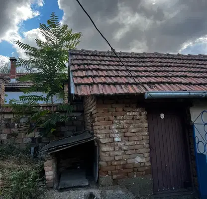 Снимка 2 — Къща с 3 стаи и голям двор в с. Ленково, обл. Плевен