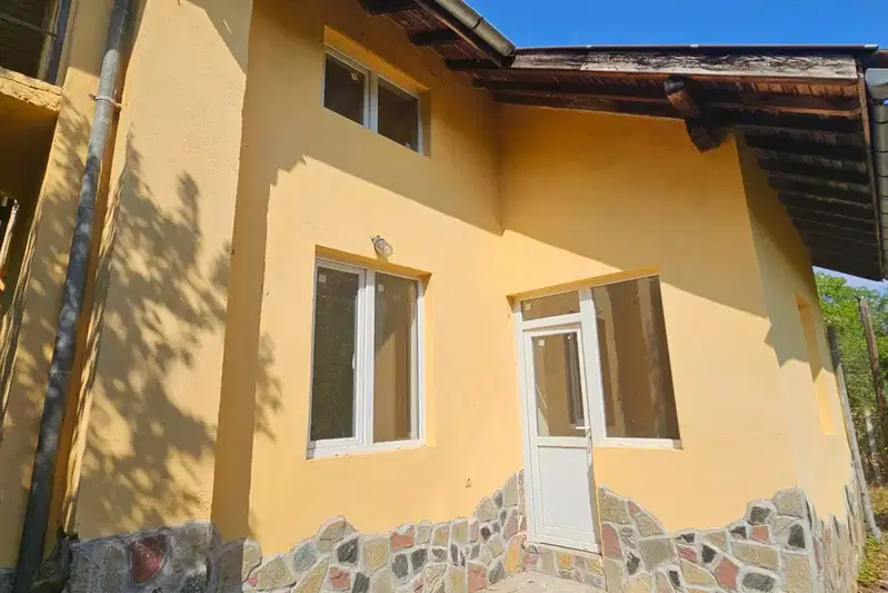 Two-storey house with yard in Lesidren village, Lovech region
