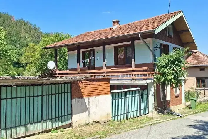 House with 2 bedrooms and large terrace in Lopyan village, Sofia region