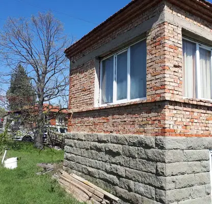 Снимка 4 — Двуетажна къща с 8 стаи в с. Лясково, област Бургас