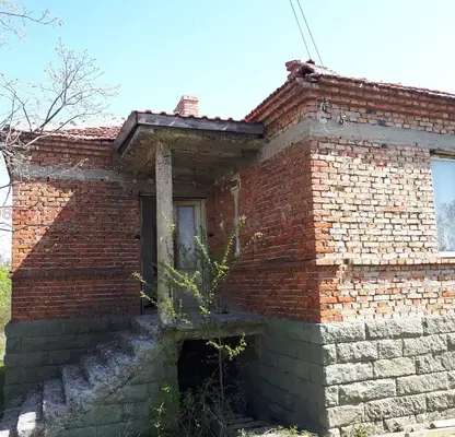 Снимка 5 — Двуетажна къща с 8 стаи в с. Лясково, област Бургас