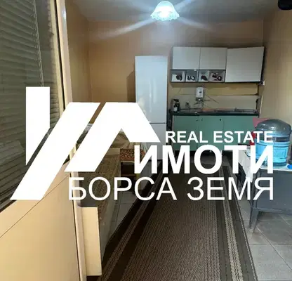 Снимка 5 — Тухлена къща с 4 стаи и голям двор в с. Макариополско
