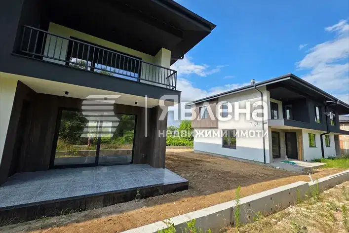 Two-storey house with 3 bedrooms in Markovo village, Plovdiv with panoramic view