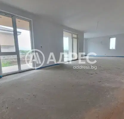 Photo 2 — Spacious 3-bedroom house in Mramor village, Sofia with yard