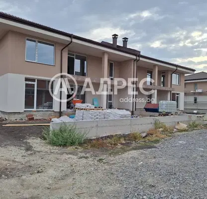 Photo 4 — Spacious 3-bedroom house in Mramor village, Sofia with yard