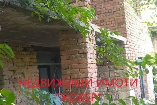 Двуетажна къща с двор в с. Обединение, обл. Велико Търново