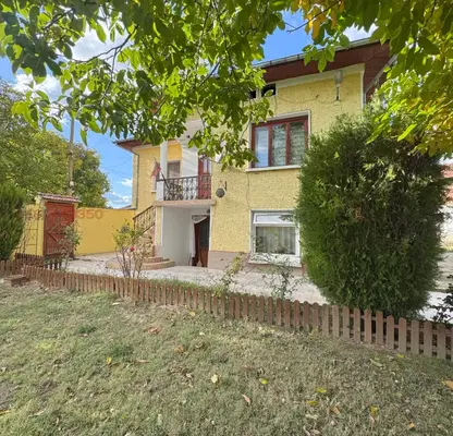 Photo 5 — Two-storey house with garage in Obnova village, Pleven region