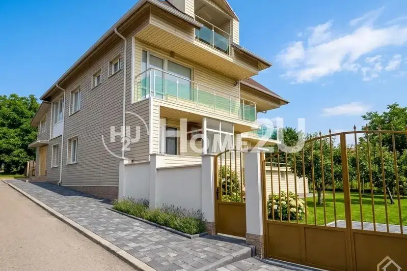 Spacious house with 9 bedrooms in Obrochishte village, Dobrich region