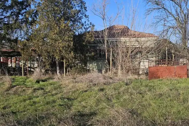 House in Yambol, Okop