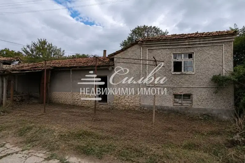 One-story brick house with large yard in Ovcharovo village, Shumen region