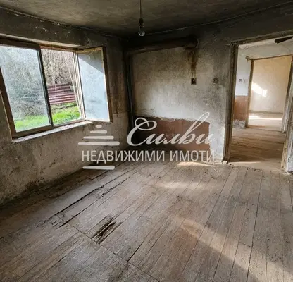 Photo 4 — One-story brick house with large yard in Ovcharovo village, Shumen region