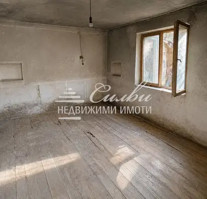 Photo 5 — One-story brick house with large yard in Ovcharovo village, Shumen region