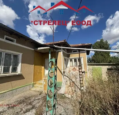 Снимка 4 — Къща с гараж и двор в с. Овчарово, област Добрич