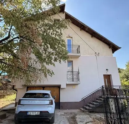Снимка 2 — Просторна къща с 3 спални и двор в с. Панчарево