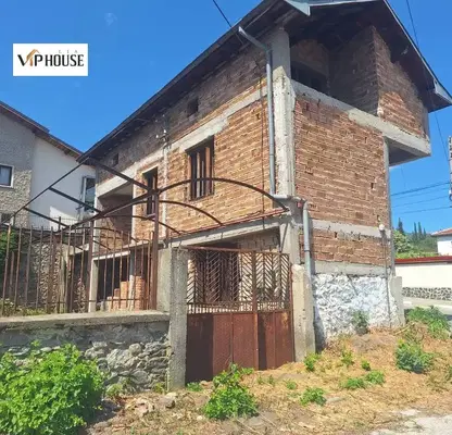 Снимка 3 — Двуетажна къща с гараж в с. Паталеница, област Пазарджик