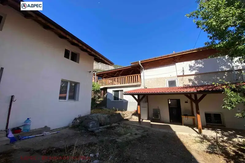 House in Vraca, Pavolche