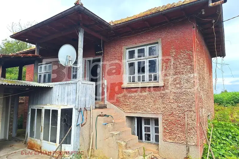 Two-storey house with 4 rooms in Petko Karavelovo village, Veliko Tarnovo region