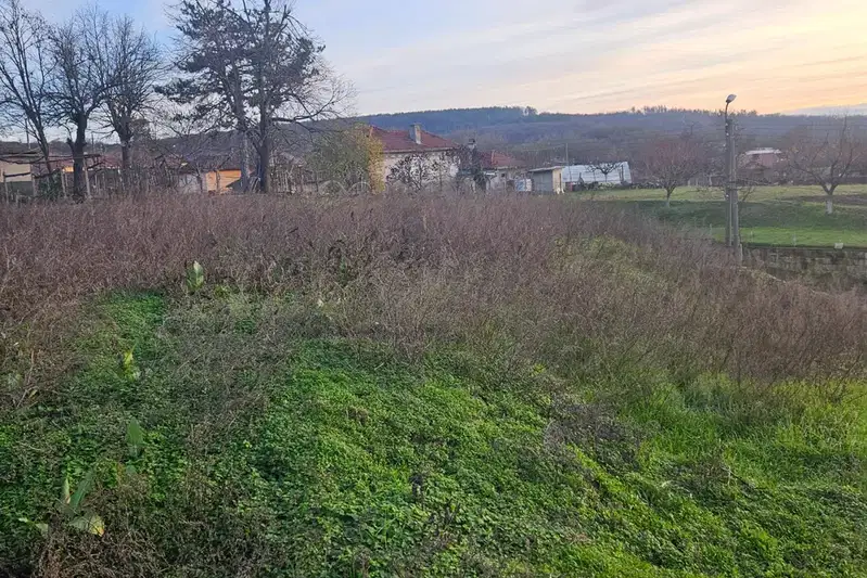 Two-storey house with large plot in the village of Pisanets, Ruse region