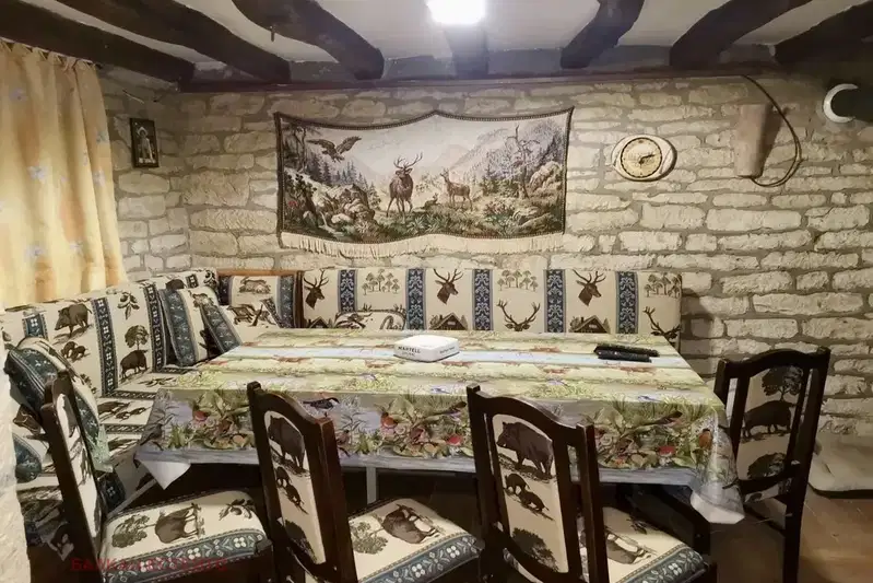 Two-storey house with yard in Pisarevo village, Shumen region