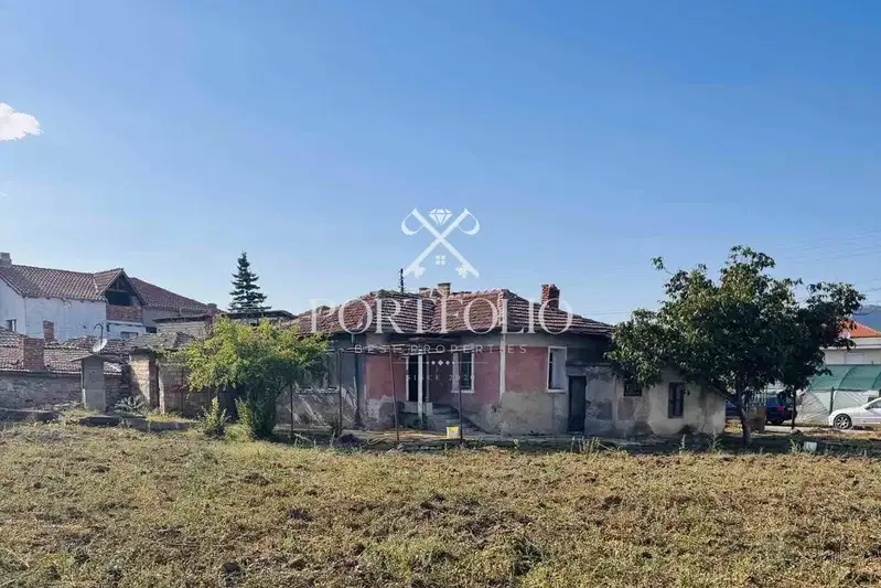 3-room house in Polyanovo village, Burgas region with yard