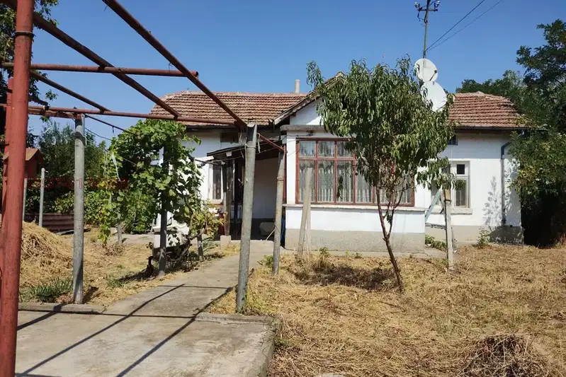 House with 2 bedrooms in Popitsa village, Byala Slatina with large yard