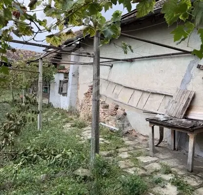 Снимка 2 — Двуетажна къща с 4 стаи в с. Пушево, област Велико Търново