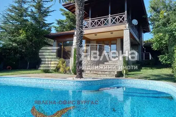 House with 3 bedrooms and pool in Rezovo village, Burgas region