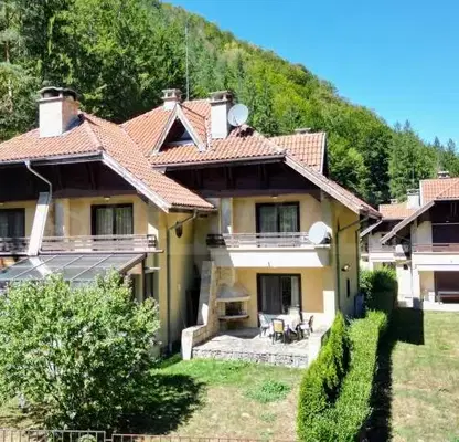 Снимка 3 — Двуетажна къща с 2 спални в с. Рибарица, тераса и гледка