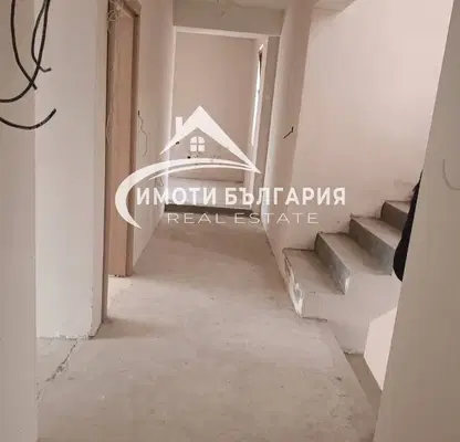 Снимка 2 — Къща в Добрич, с. Рогачево