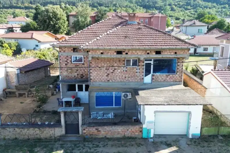 House with 4 rooms and garage in Ryahovtsete village, Gabrovo region