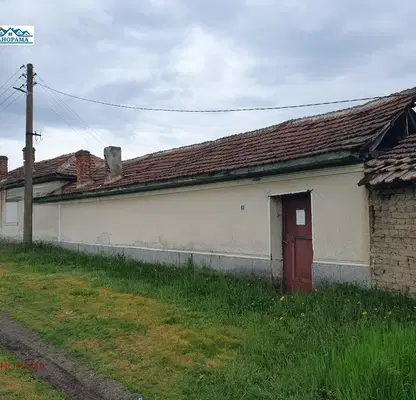 Снимка 3 — Къща с 2 стаи в с. Ръжево, област Пловдив с голям двор
