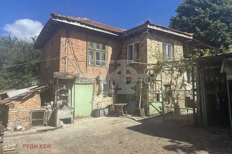 Two houses with yard in Sadovo village, Varna region