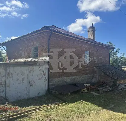 Снимка 5 — Две къщи с двор в с. Садово, област Варна