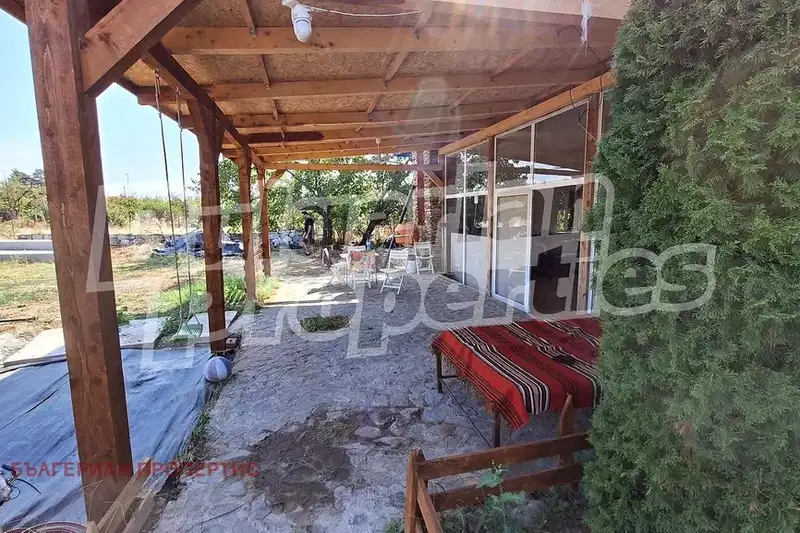 House with two buildings and large yard in s. Shtarkovo, Pazardzhik region