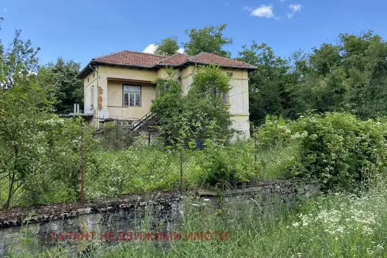 Two-storey house with 5 rooms in Slaveykovo village, Gabrovo region