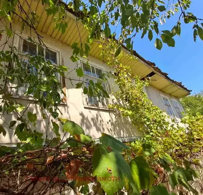 Photo 3 — 5-room house in Slaveykovo village, Gabrovo region, with yard and stone fence