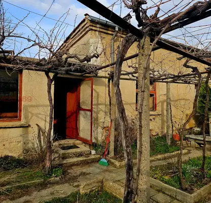Снимка 4 — Две къщи с гараж и двор в с. Славовица, област Пазарджик