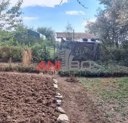 Photo 2 — House with 5 rooms and yard in Sovolyano village, Kyustendil region