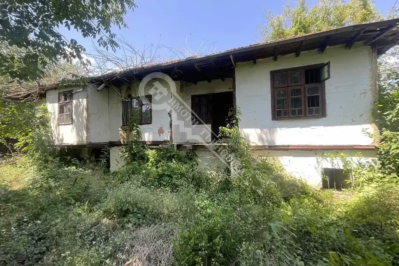 House with three buildings and large yard in Stambolovo village, Veliko Tarnovo region